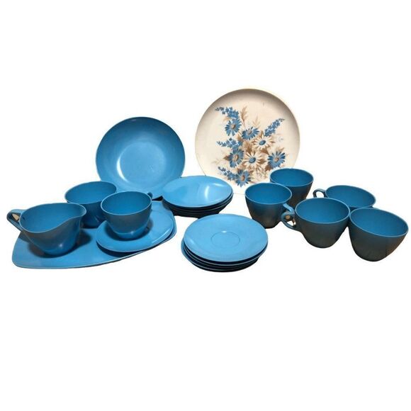 Vintage MCM Mid Century Picnic Plastic Camping 22 pc Set - Picture 1 of 4